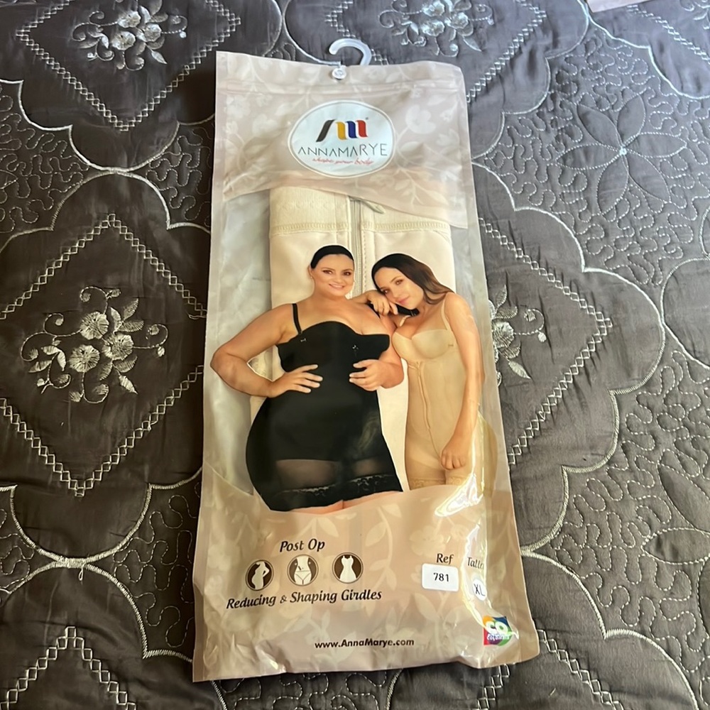 Annamarie STRAPLESS SHORT GIRDLE